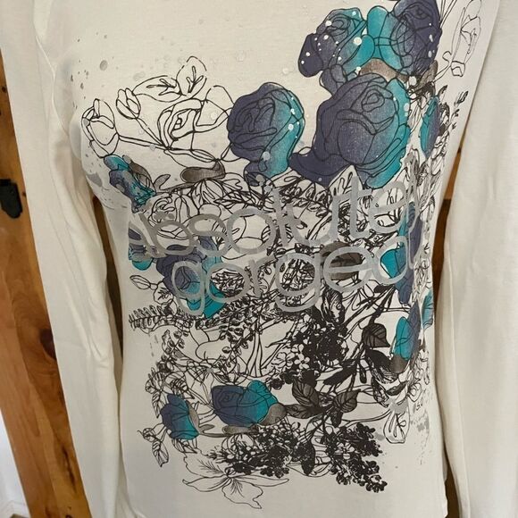 S Oliver long sleeved graphic design tee, says absolutely gorgeous , size XL - Picture 3 of 6